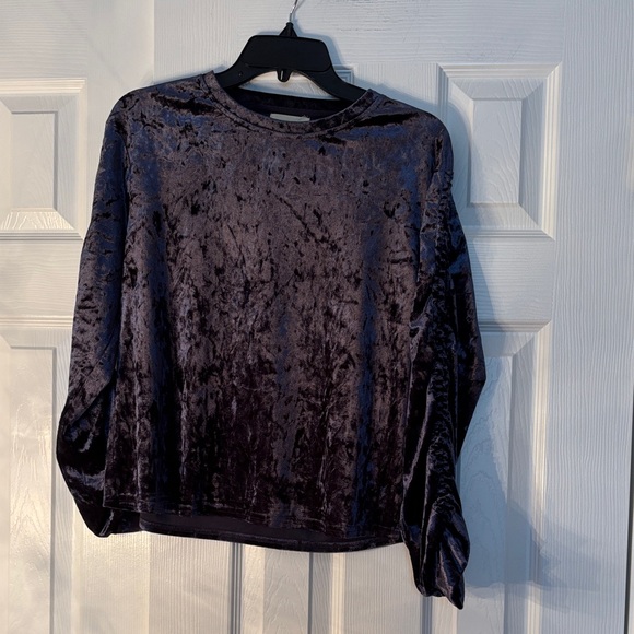 Tops - Velvet Long Sleeve Top in Deep Purple
